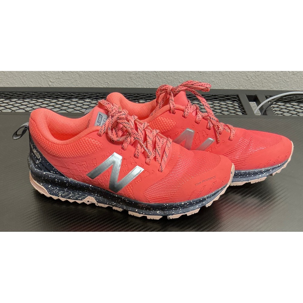 New Balance women's trail-running Shoes Coral Athleisure Casual Size 5.5
